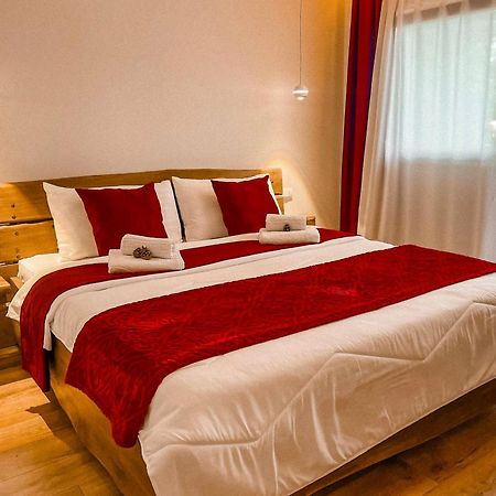 Vila Alpini Razëm Extérieur photo