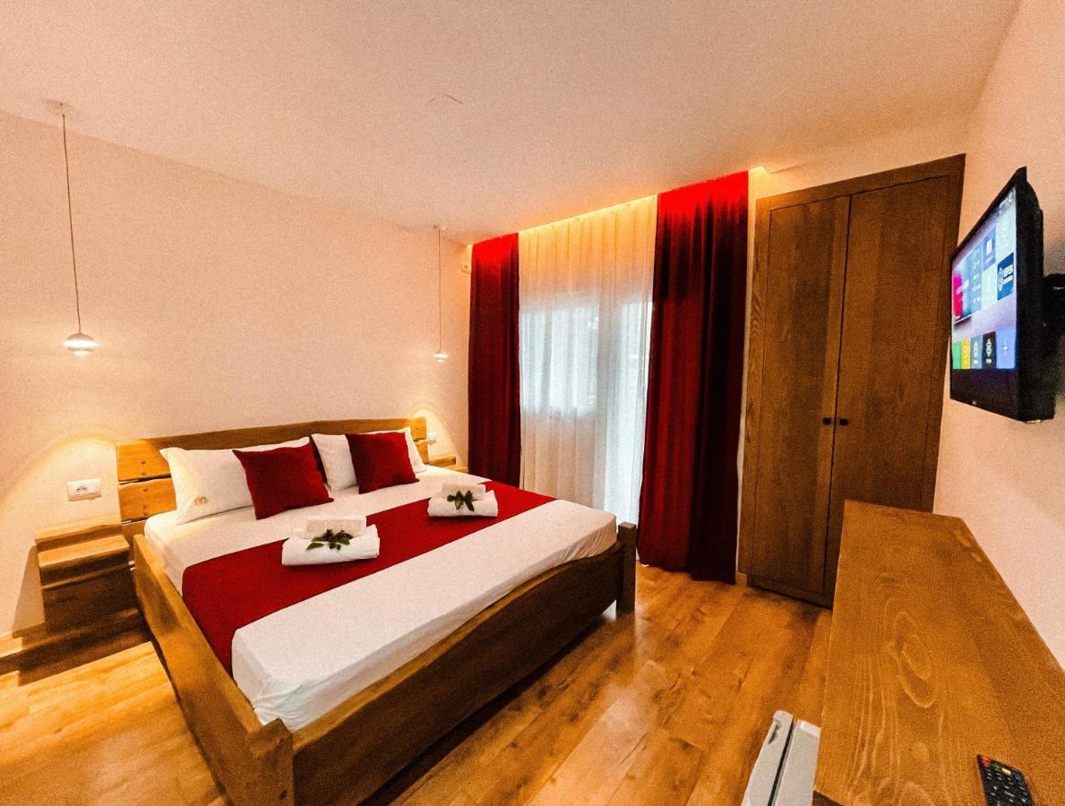 Vila Alpini Razëm Extérieur photo