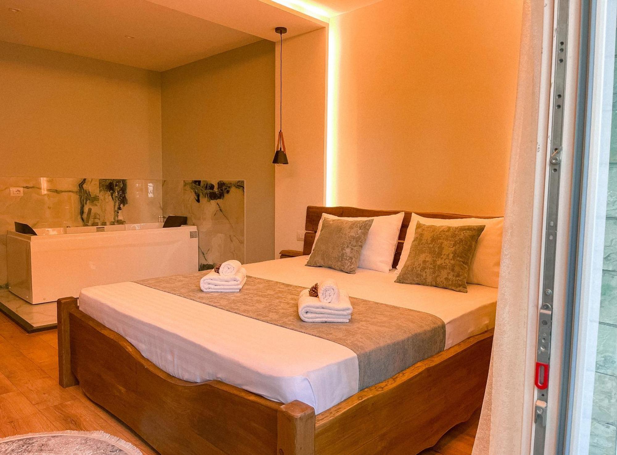 Vila Alpini Razëm Extérieur photo