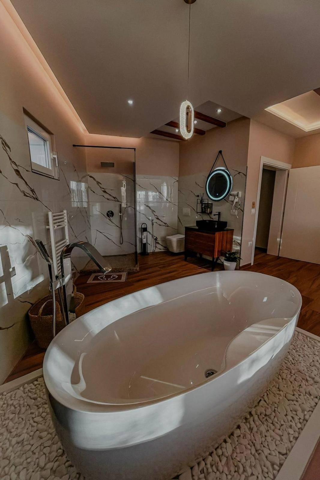 Vila Alpini Razëm Extérieur photo