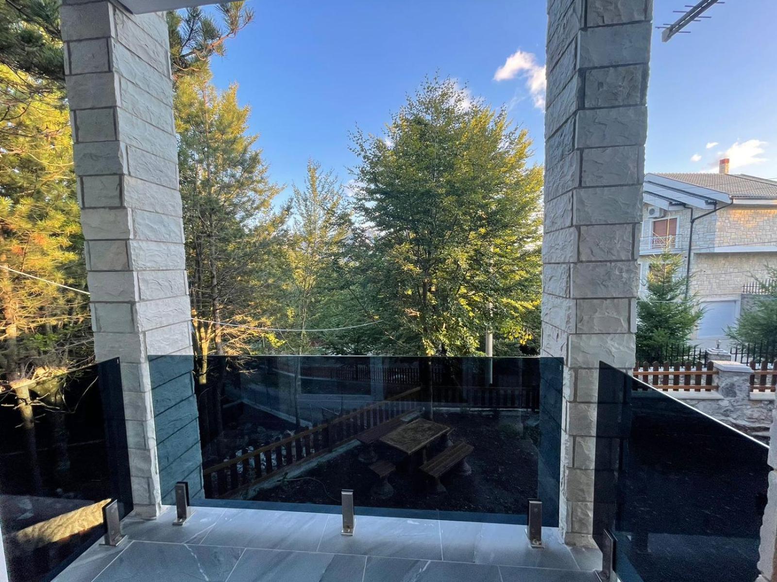 Vila Alpini Razëm Extérieur photo